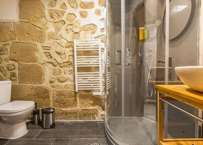 Lovely In Louvre Paris